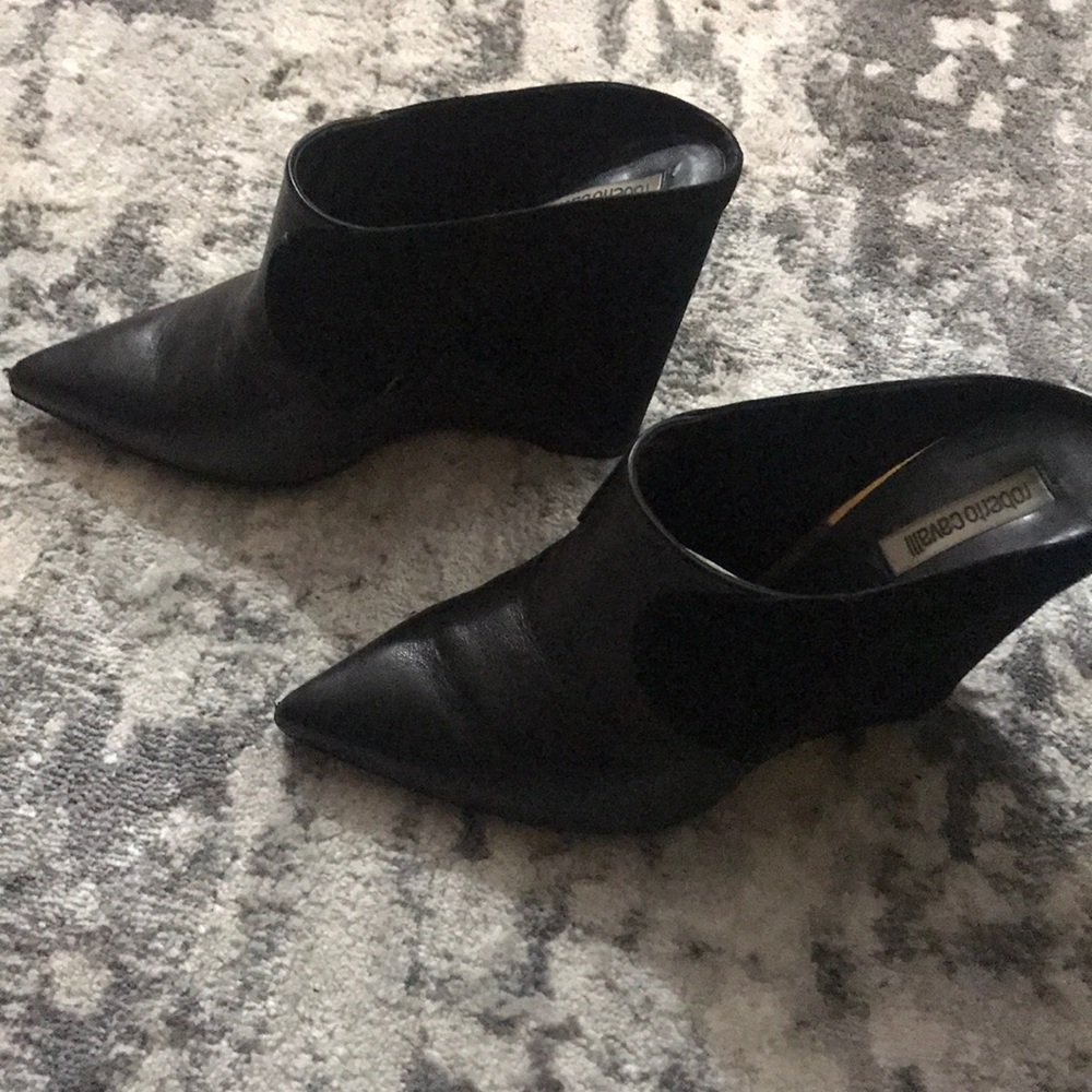 Roberto Cavalli Black point wedge mules💕